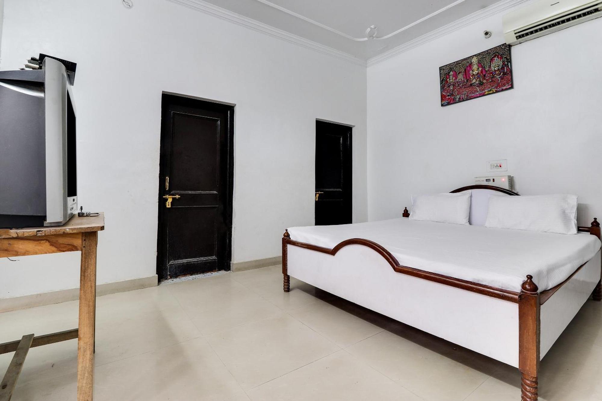 Hotel O Hanuman Bagh Ayodhya Kültér fotó