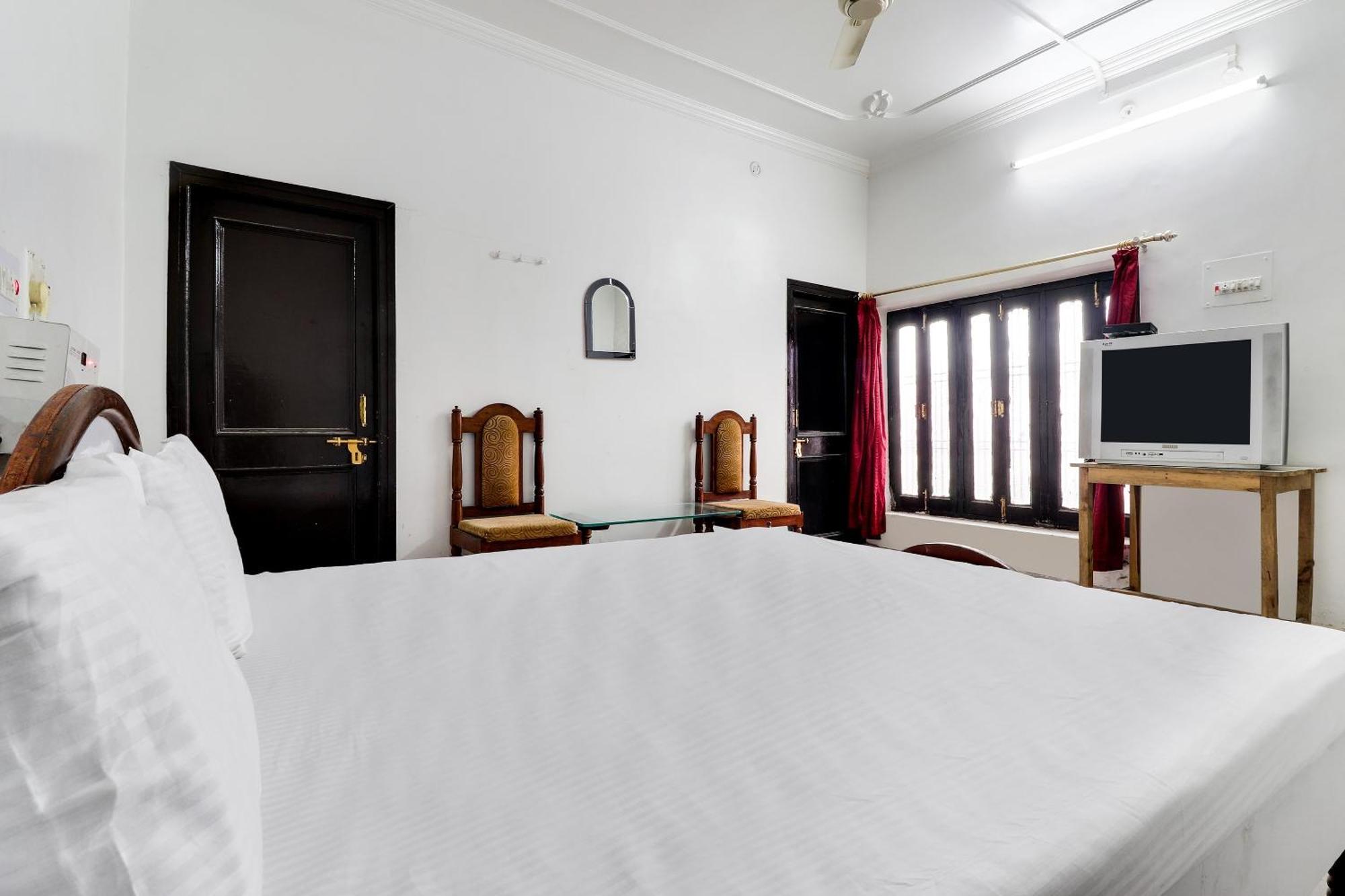 Hotel O Hanuman Bagh Ayodhya Kültér fotó